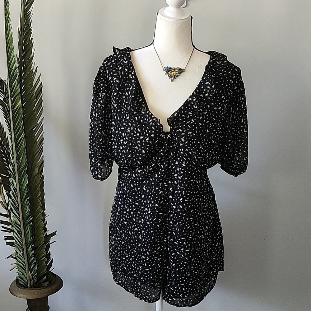 Divided by H&M black floral print short sleeve romper